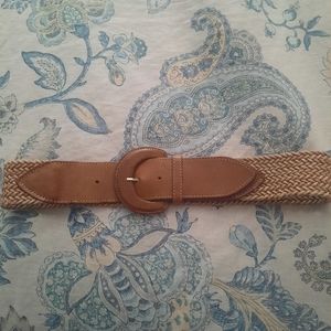 NEW LOW PRICE!Banana Republic tan leather and braid belt. Size 30